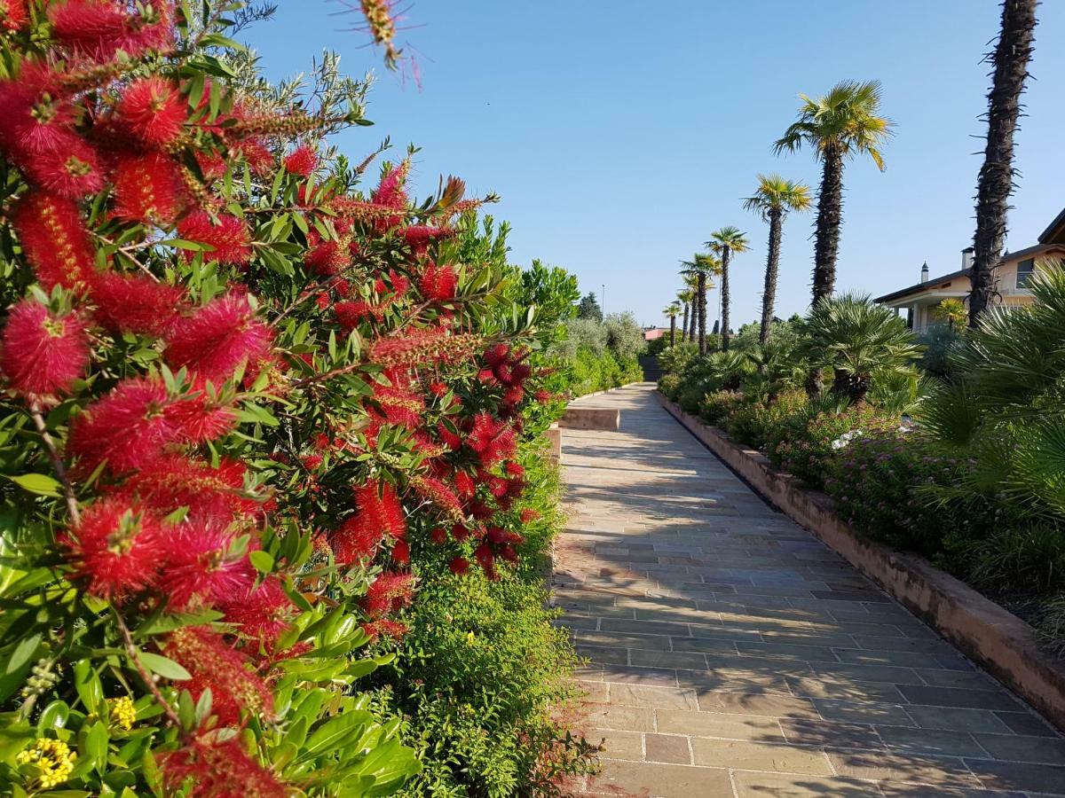 Sky Fort Garda View Sirmione Exteriör bild
